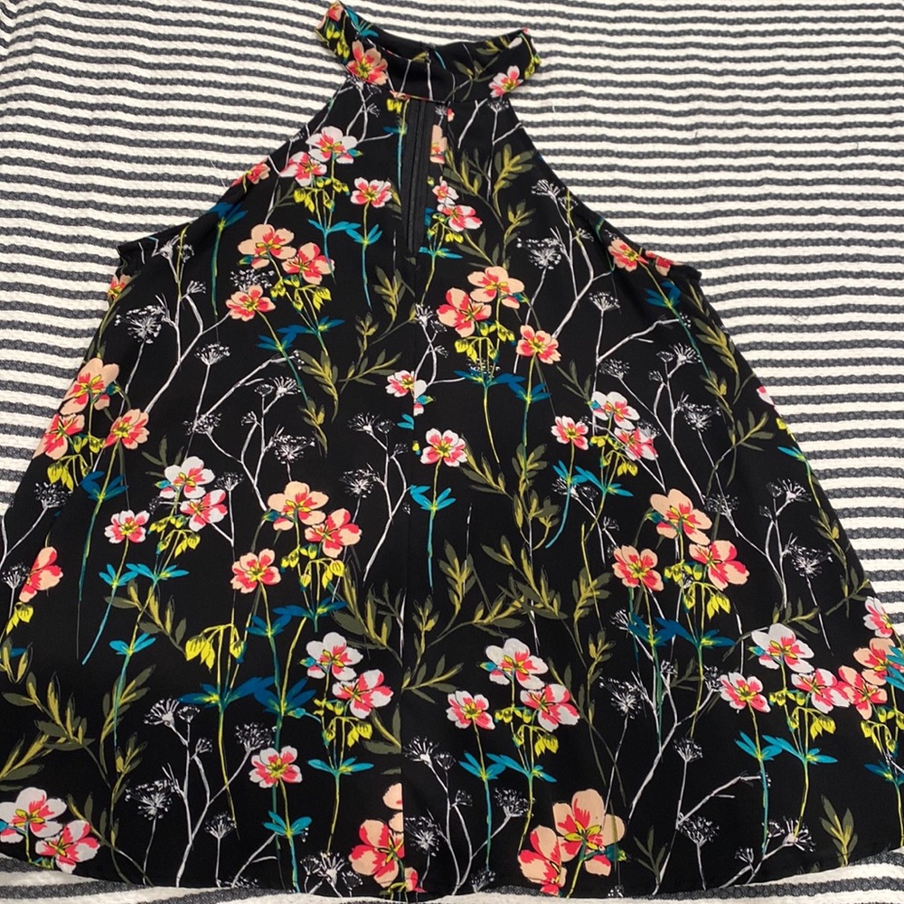 Floral Sleeveless blouse 🌸
